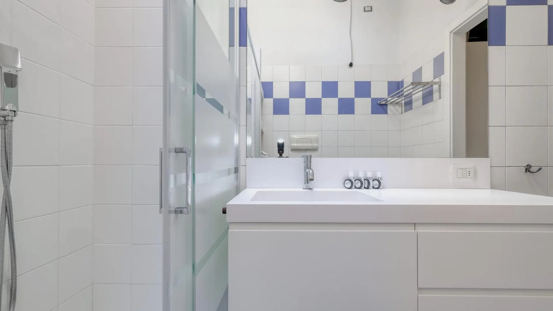 Joivy Cosy 1Br Flat Near Sempione Park Apartment Milan 0*,  Italy